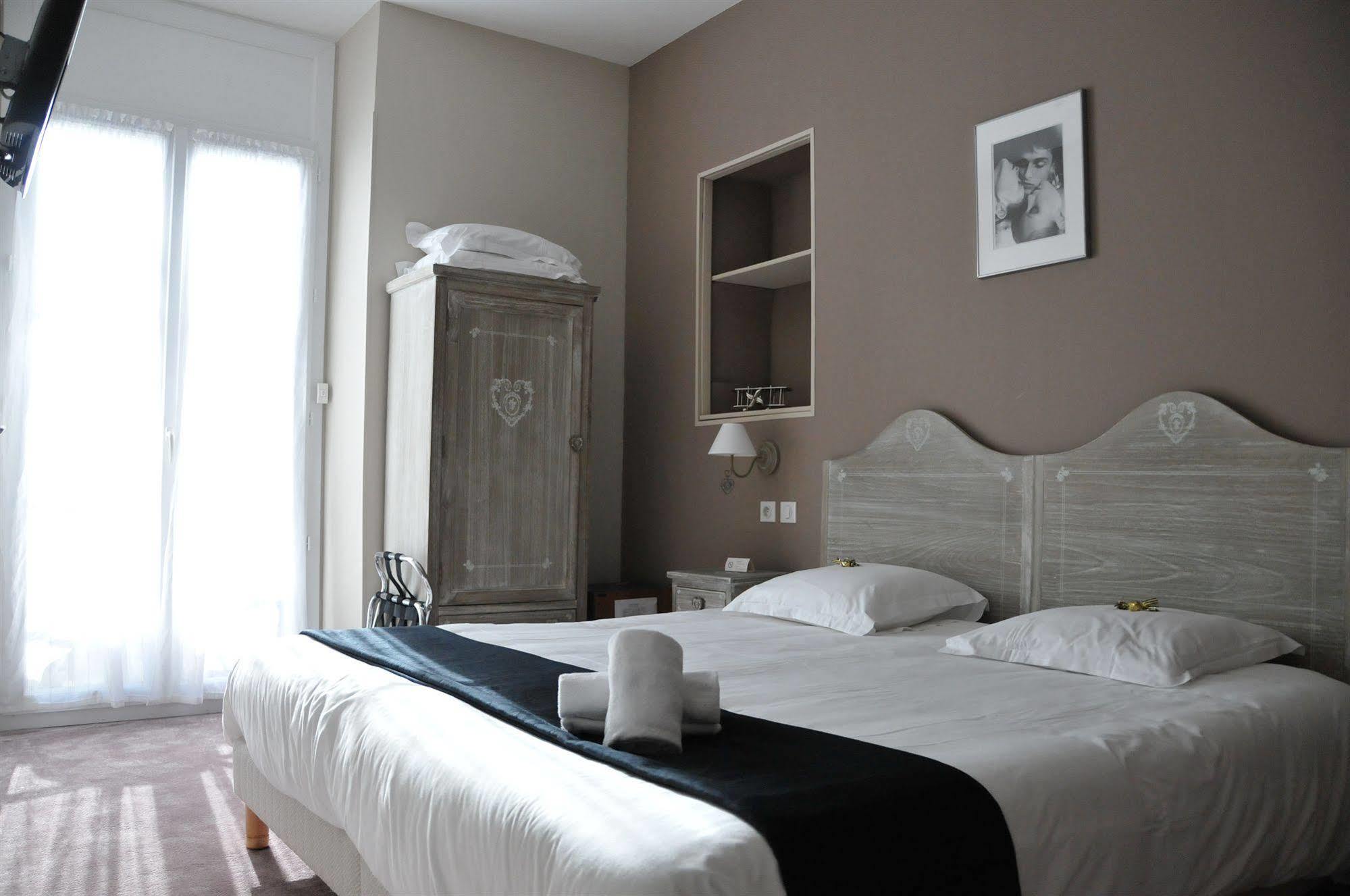 Hotel Oxford Кан Екстериор снимка