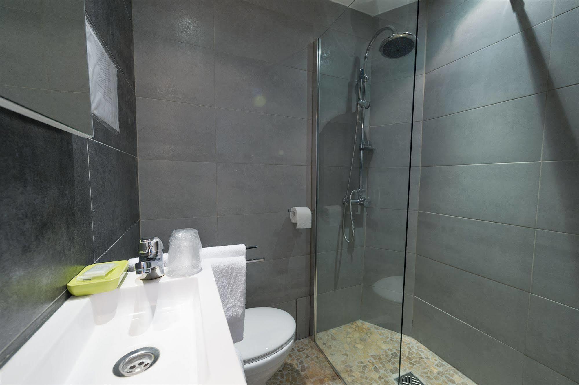 Hotel Oxford Кан Екстериор снимка